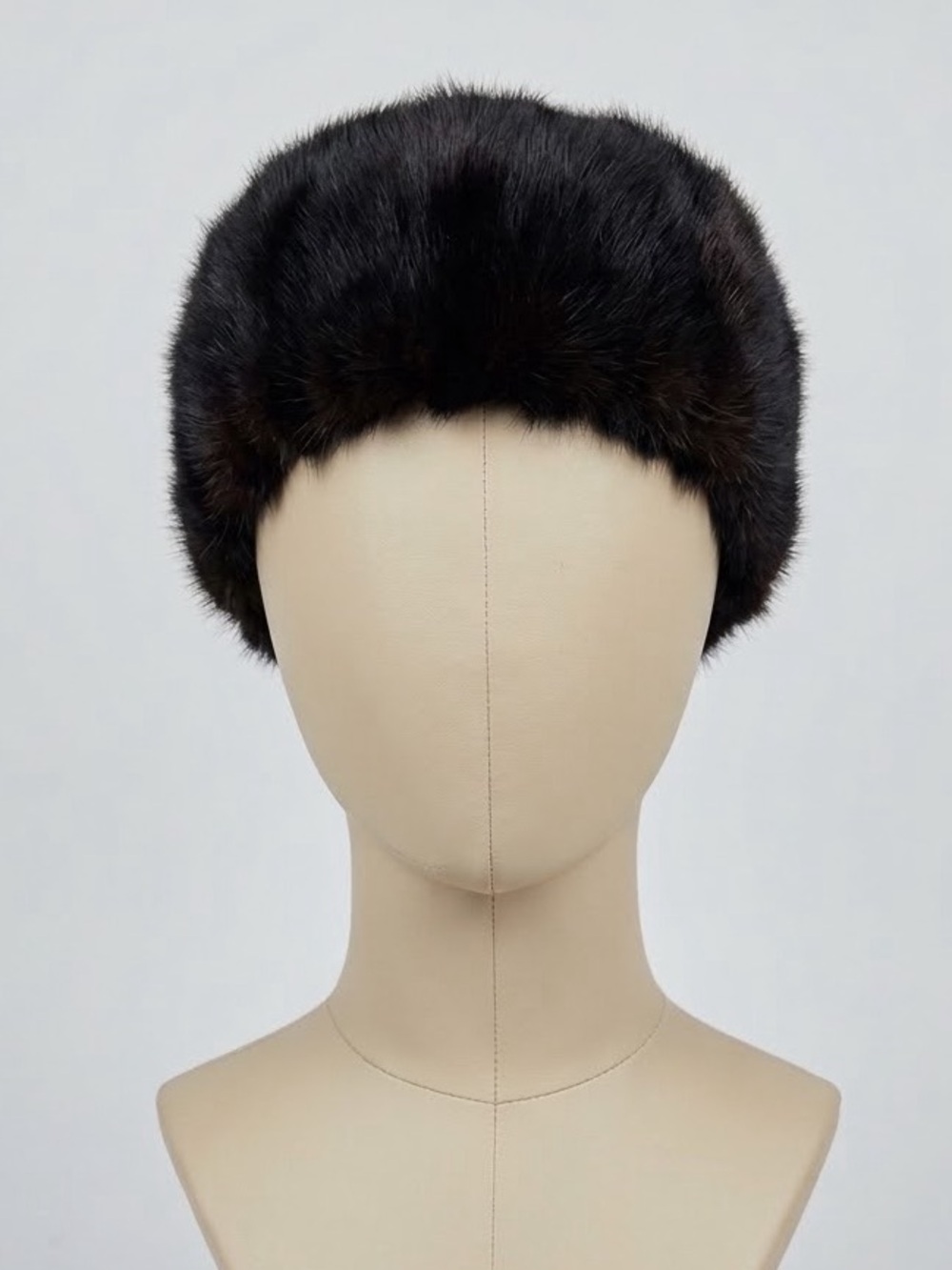 Women’s Vintage Fur Hat in Black